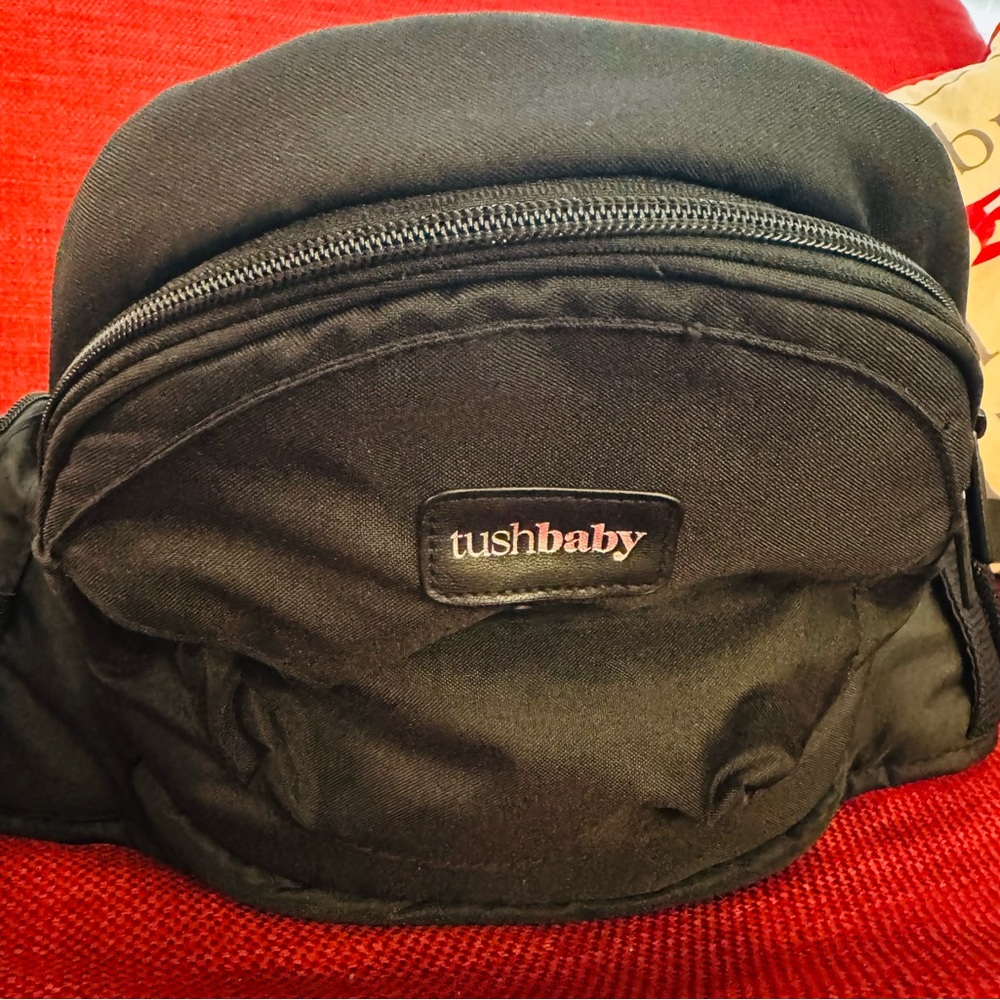 Tushbaby Hip Carrier in Black - Like New, Without Tags